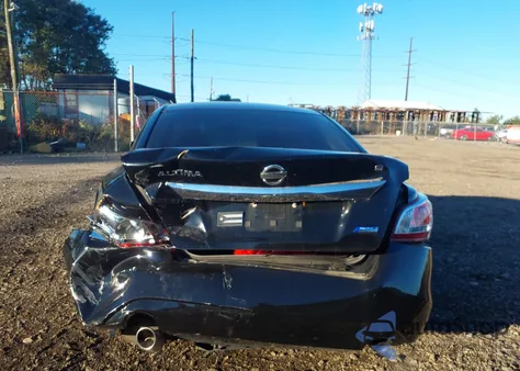 2013 Nissan Altima 2.5 S z USA, uszkodzony, nr VIN 1N4AL3AP2DC121048